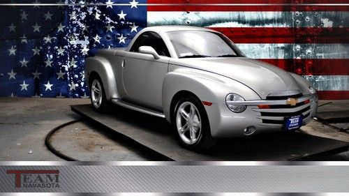 2004 chevrolet ssr  convertible 2-door 5.3l