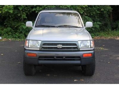 1997 4Runner, Very clean, No rust, low miles, Sunroof, 4X4, NO RESERVE!!, image 3