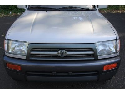1997 4Runner, Very clean, No rust, low miles, Sunroof, 4X4, NO RESERVE!!, image 5