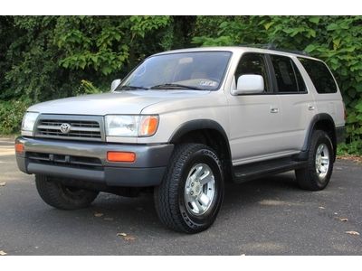 1997 4Runner, Very clean, No rust, low miles, Sunroof, 4X4, NO RESERVE!!, image 6