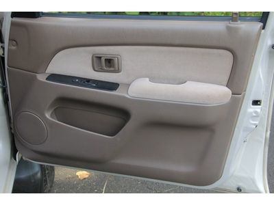 1997 4Runner, Very clean, No rust, low miles, Sunroof, 4X4, NO RESERVE!!, image 55