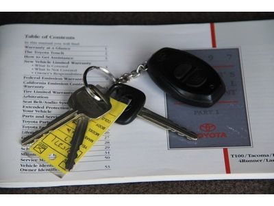 1997 4Runner, Very clean, No rust, low miles, Sunroof, 4X4, NO RESERVE!!, image 77