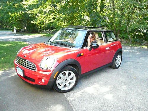Mini: cooper 2010 hardtop chili red, exc! 18k miles; leather; heat seat; sunroof