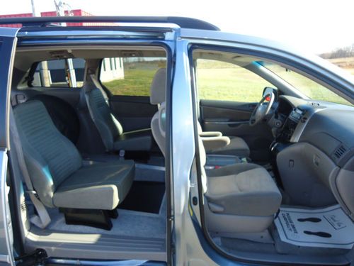 VAN WHEELCHAIR HANDICAP RAMP TOYOTA SIENNA LE 2010 LIKE NEW REAR ENTRY, US $25,999.00, image 7