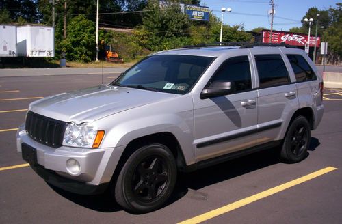 **2006 jeep grand cherokee limited **[immaculate]**