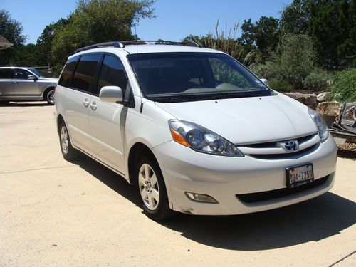 2008 Toyota Sienna XLE Mini Passenger Van 5-Door 3.5L, image 5