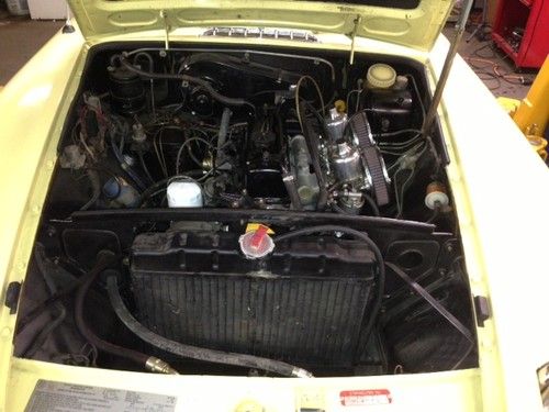 1973 chrome bumper MGB GT Coupe, US $7,299.99, image 10