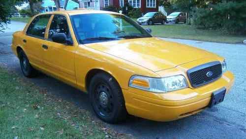 2011 ford crown victoria 4d sedan fleet taxi 30k low miles excellent condition