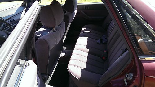 1991 Toyota Camry DLX Sedan 4-Door 2.0L, image 7