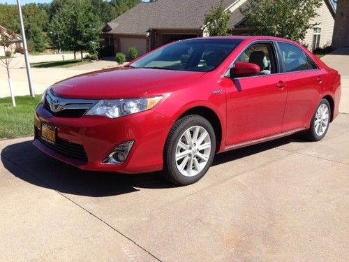 2012 toyota camry xle hybrid