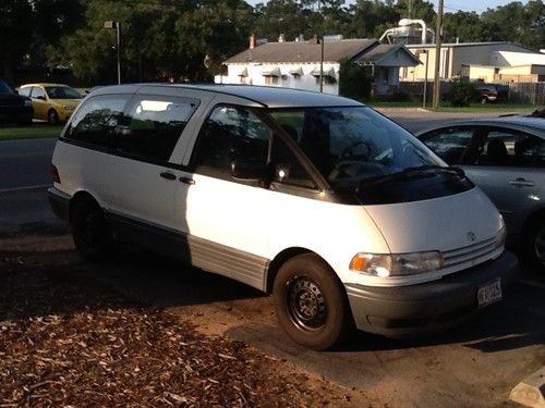 Toyota previa white, good condition