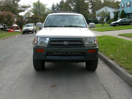 TOYOTA 4 RUNNER 4X4,RUNS PERFECT,NO RESERVE,5SPD, image 3