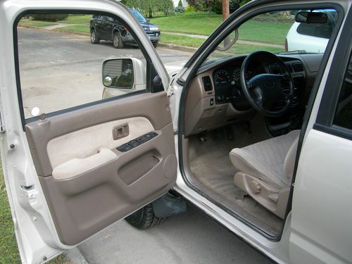 TOYOTA 4 RUNNER 4X4,RUNS PERFECT,NO RESERVE,5SPD, image 8