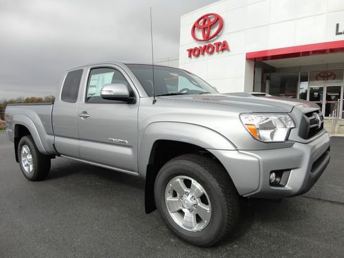 New 2014 tacoma access cab v6 6 speed manual 4x4 trd sport hood scoop silver 4wd
