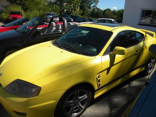 2005 hyundai tiburon se coupe 2-door 2.7l