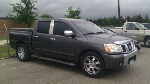 2004 nissan titan xe crew cab pickup 4-door 5.6l