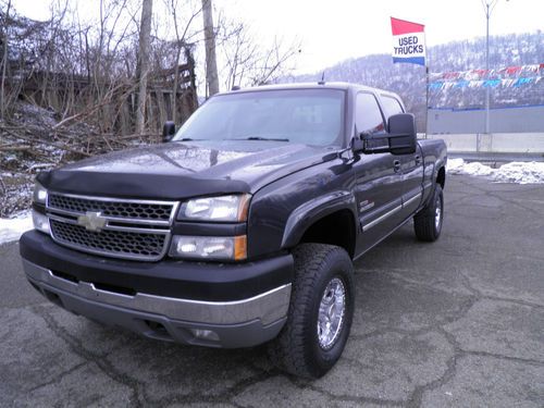 2005 chevy silverado 2500hd crewcab duramax 2wd with lots of extras