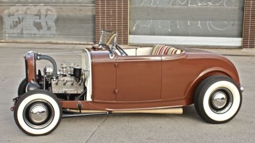 1932 ford roadster (flathead powered hot rod)