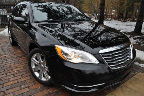 2012 chrysler 200 touring.no reserve.media/moonroof/alloys/fogs/salvage/rebuilt