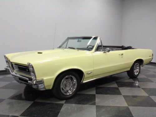 Correct mayfair maize, excellent condition, 4-speed, phs documented, restored!