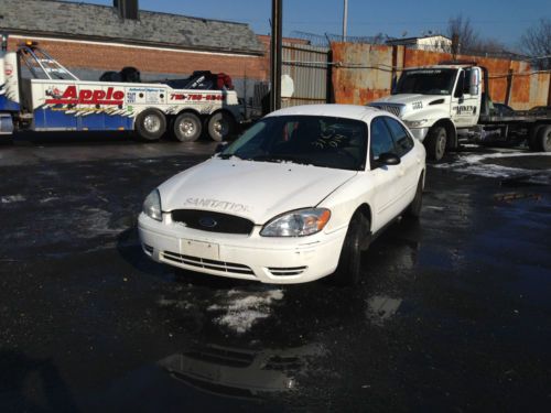 2005 ford taurus se sedan 4-door 3.0l