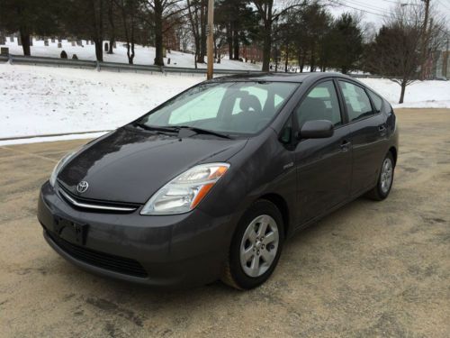 2006 toyota prius electric/hybrid up to  60 mpg* back up camera * no reserve