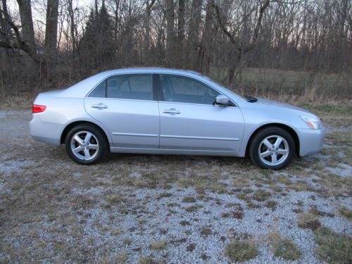 2005 honda accord ex 4 cyl. sedan  one owner with clean carfax