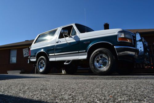 1995 ford bronco xlt sport utility 2-door 5.0lrust free as new all original 4x4!