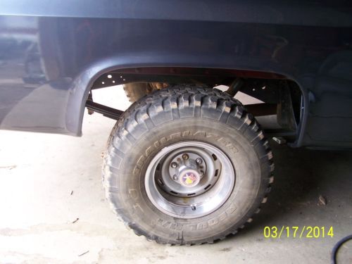 1985 CHEVROLET  C-10 SOLID, STRAIGHT, AND NO RUST... 4 WHEEL DRIVE, AUTOMATIC, US $6,500.00, image 2