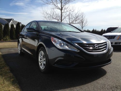 2011 hyundai sonata gls--outstanding condition-factory warranty!!