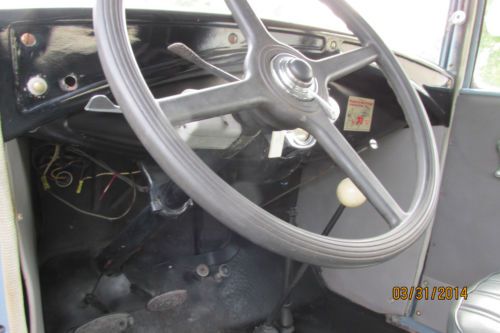 2 dr.sed.new interia,solid metal body,eng.runs and drives great.with 6v alt., image 9
