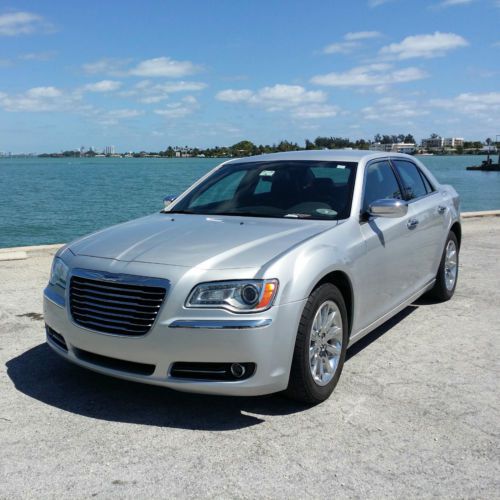 2012 chrysler 300 limited sedan 4-door 3.6l