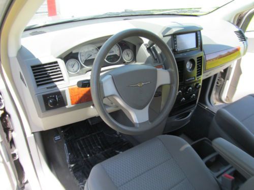 2008 TOWN AND COUNTRY LX MINI VAN - 2 OWNER ACCIDENT FREE - 4 NEW TIRES TODAY!, US $10,900.00, image 30
