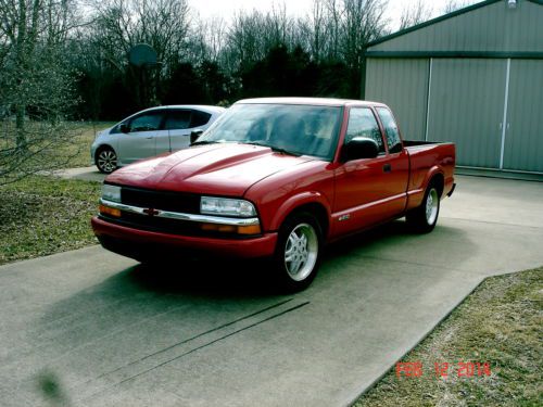 V6 91k 3rd door zq8 red almost new tires. rebuilt title