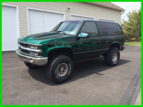 1996 chevrolet full size tahoe, custom flames, lifted 4x4, barn doors, fast sale