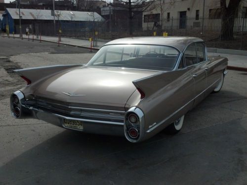 1960 Cadillac Sedan De Ville Series 62 with Dealer Installed Air, image 4