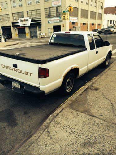 2001 chevy s10 extended cab pick up