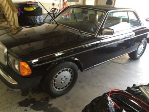 Mercedes benz 300cd **one documented owner car!!*