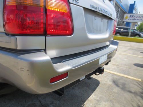 NO RESERVE - low miles, leather, CD changer, 3 row seating, sunroof, 4WD, AWD, image 26