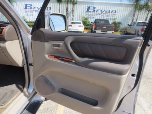 NO RESERVE - low miles, leather, CD changer, 3 row seating, sunroof, 4WD, AWD, image 38