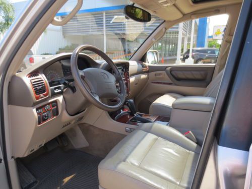 NO RESERVE - low miles, leather, CD changer, 3 row seating, sunroof, 4WD, AWD, image 44