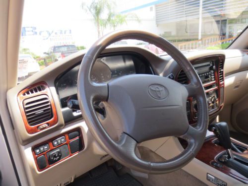 NO RESERVE - low miles, leather, CD changer, 3 row seating, sunroof, 4WD, AWD, image 49