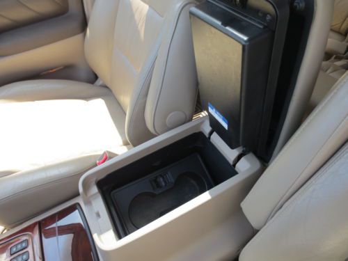 NO RESERVE - low miles, leather, CD changer, 3 row seating, sunroof, 4WD, AWD, image 55