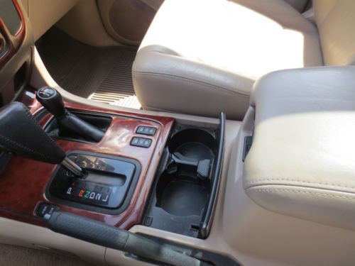 NO RESERVE - low miles, leather, CD changer, 3 row seating, sunroof, 4WD, AWD, image 56