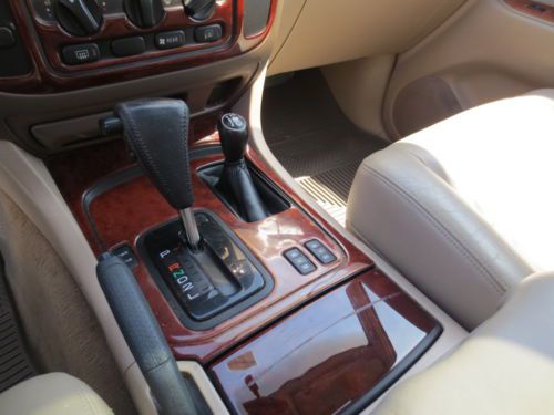 NO RESERVE - low miles, leather, CD changer, 3 row seating, sunroof, 4WD, AWD, image 57