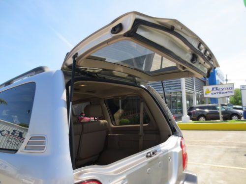 NO RESERVE - low miles, leather, CD changer, 3 row seating, sunroof, 4WD, AWD, image 68