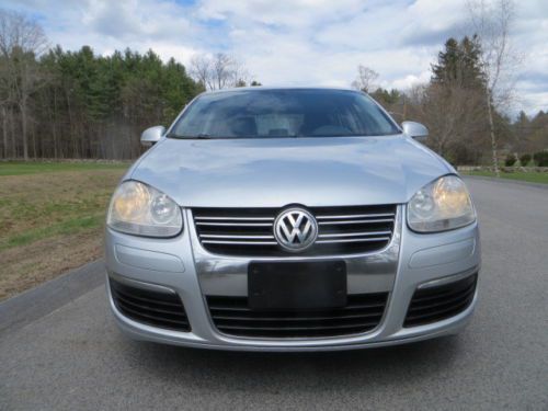 ONE OWNER 5 SPEED TDi DIESEL SMOKE FREE SUNROOF MICHELIN TIRES ALLOY WHEELS, image 10