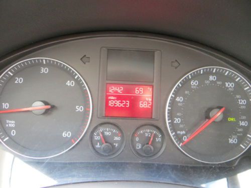 ONE OWNER 5 SPEED TDi DIESEL SMOKE FREE SUNROOF MICHELIN TIRES ALLOY WHEELS, image 19