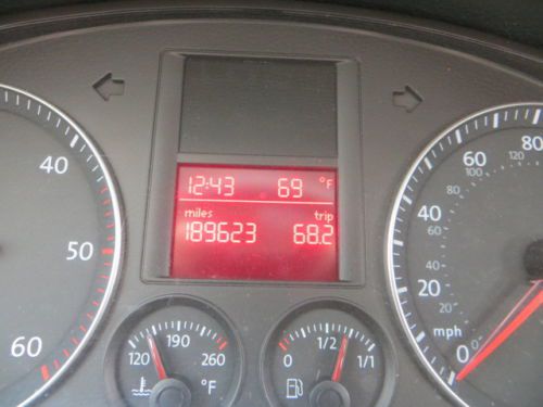 ONE OWNER 5 SPEED TDi DIESEL SMOKE FREE SUNROOF MICHELIN TIRES ALLOY WHEELS, image 20