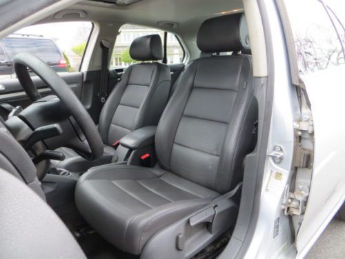 ONE OWNER 5 SPEED TDi DIESEL SMOKE FREE SUNROOF MICHELIN TIRES ALLOY WHEELS, image 24